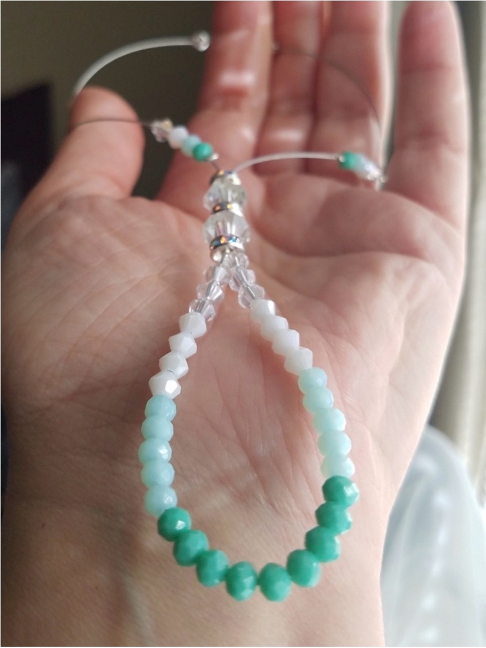 Swarovski Elements Mint Green & Alabaster White Teardrop Wire Necklace NWT